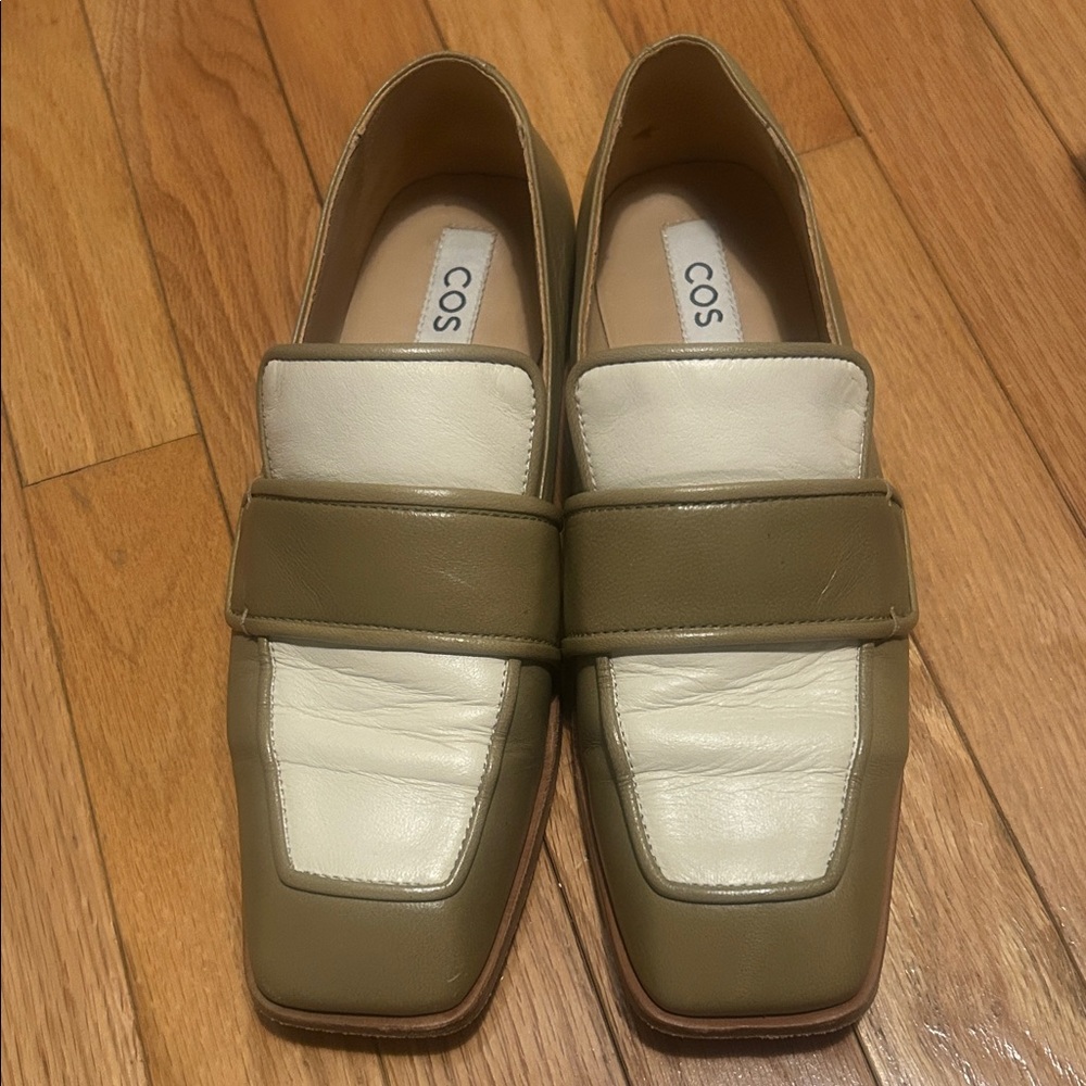 COS Women’s Two-Tone Leather Loafers - Green and Cream
